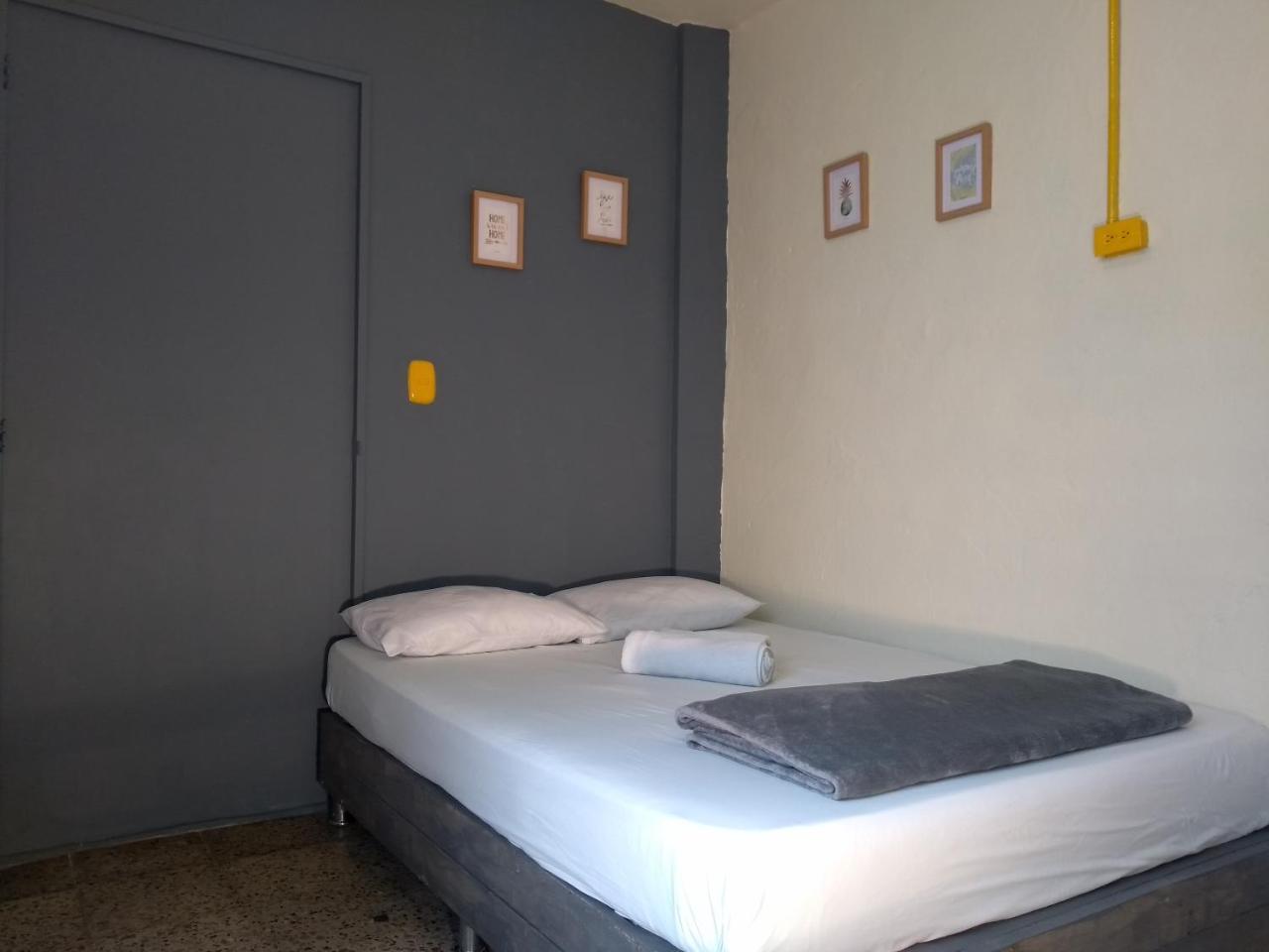 Panela Medellin Medellín Quarto foto